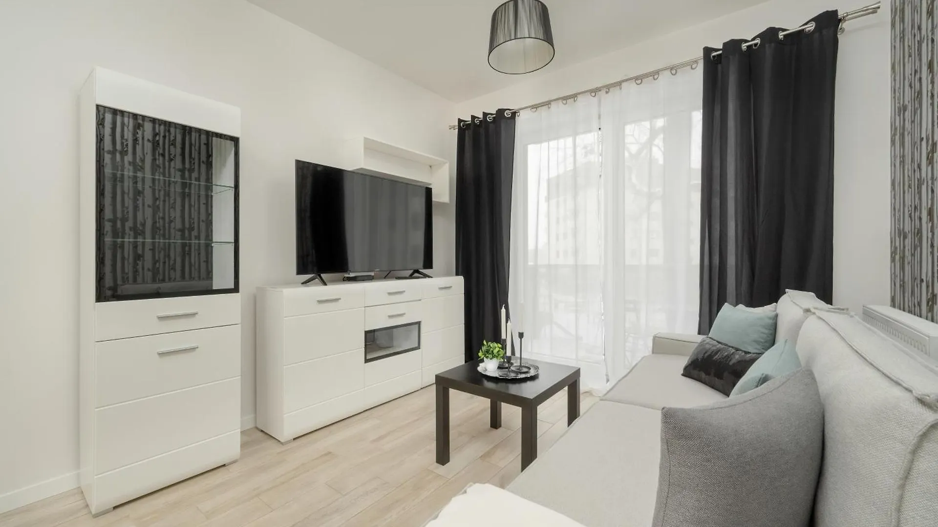 Quiet Apartments With Balcony Zakladowa By Noclegi Renters فروتسواف