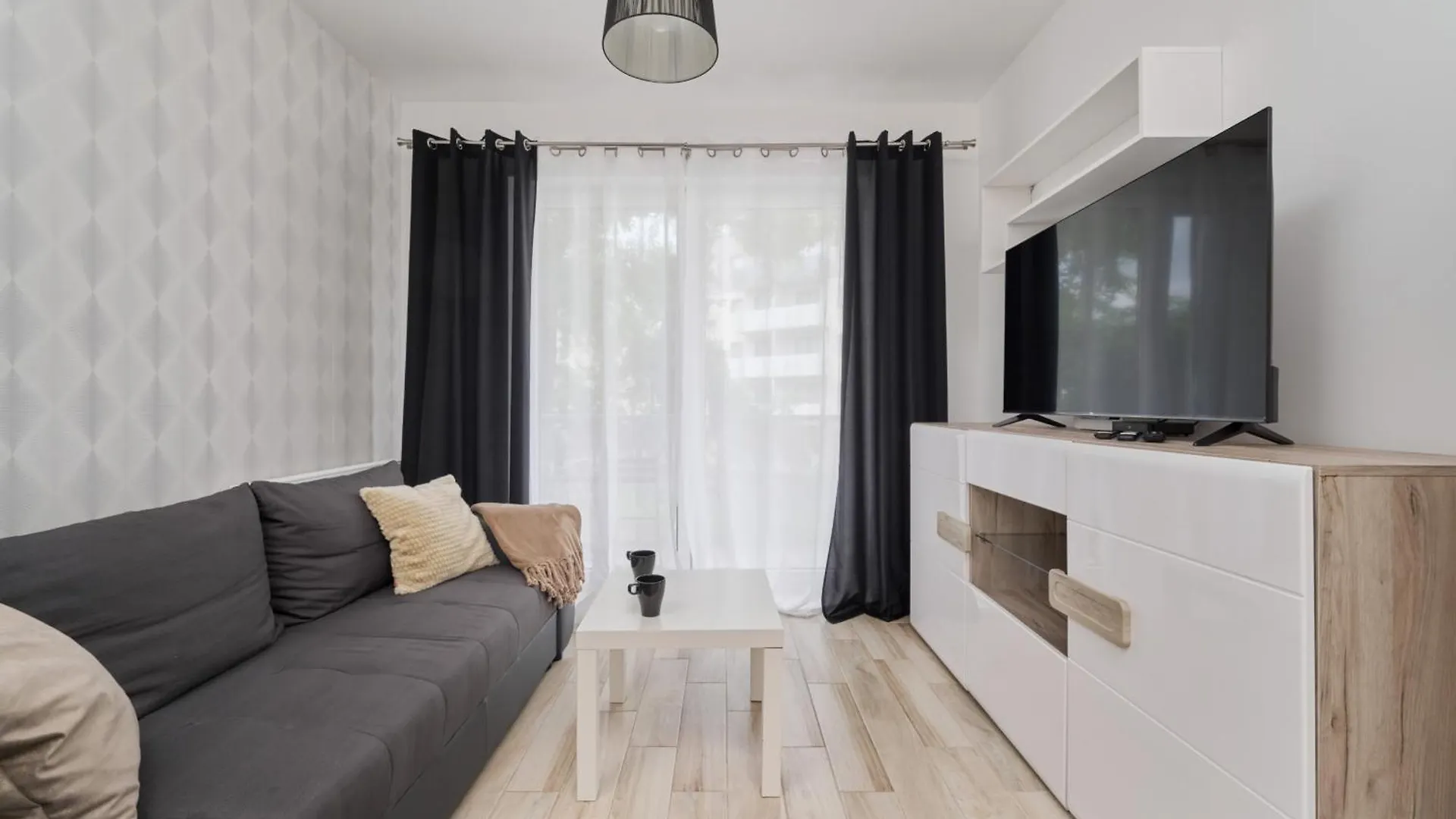Quiet Apartments With Balcony Zakladowa By Noclegi Renters فروتسواف