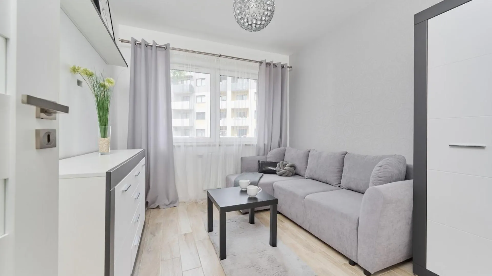 Quiet Apartments With Balcony Zakladowa By Noclegi Renters فروتسواف 0*,  بولندا