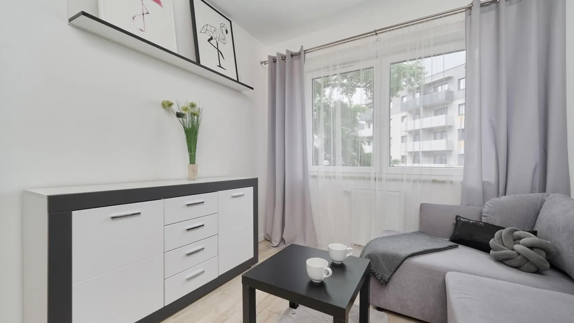 Quiet Apartments With Balcony Zakladowa By Noclegi Renters فروتسواف 0*,