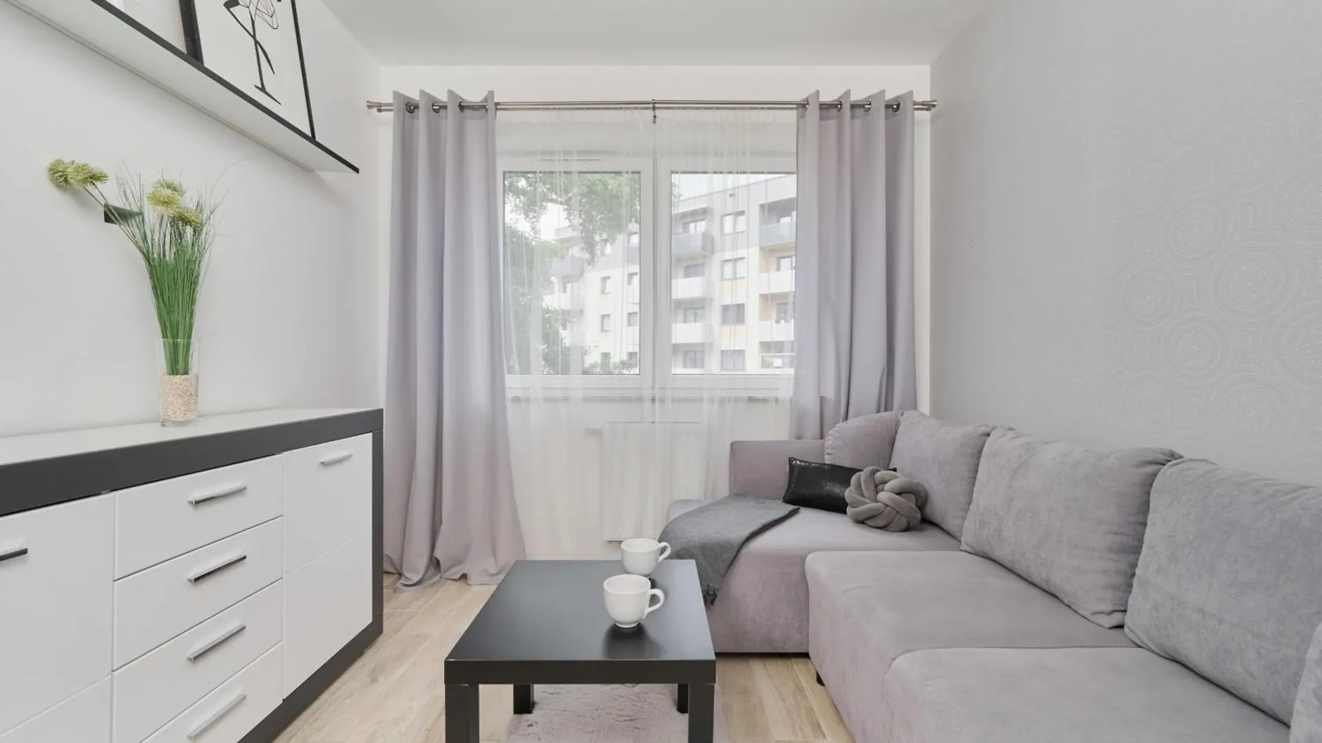 Quiet Apartments With Balcony Zakladowa By Noclegi Renters فروتسواف