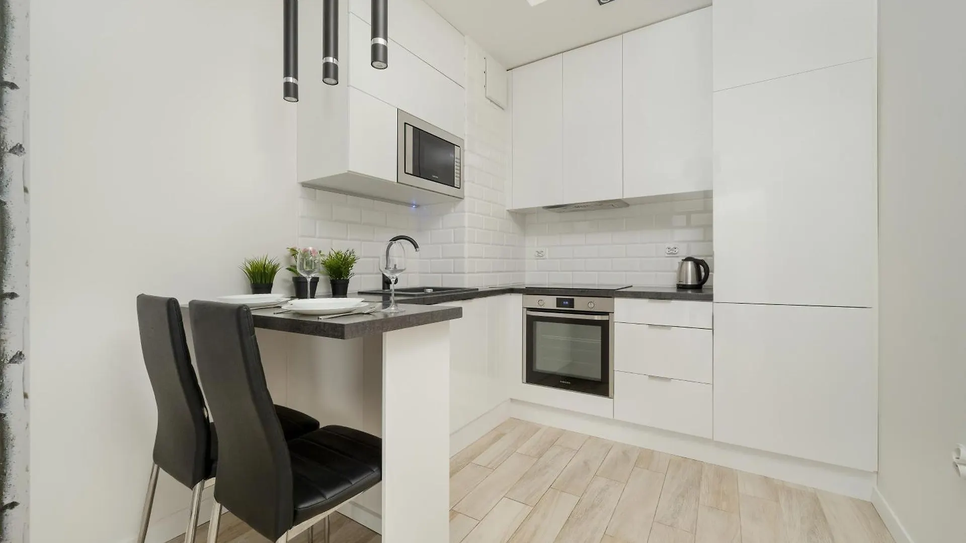 Quiet Apartments With Balcony Zakladowa By Noclegi Renters فروتسواف