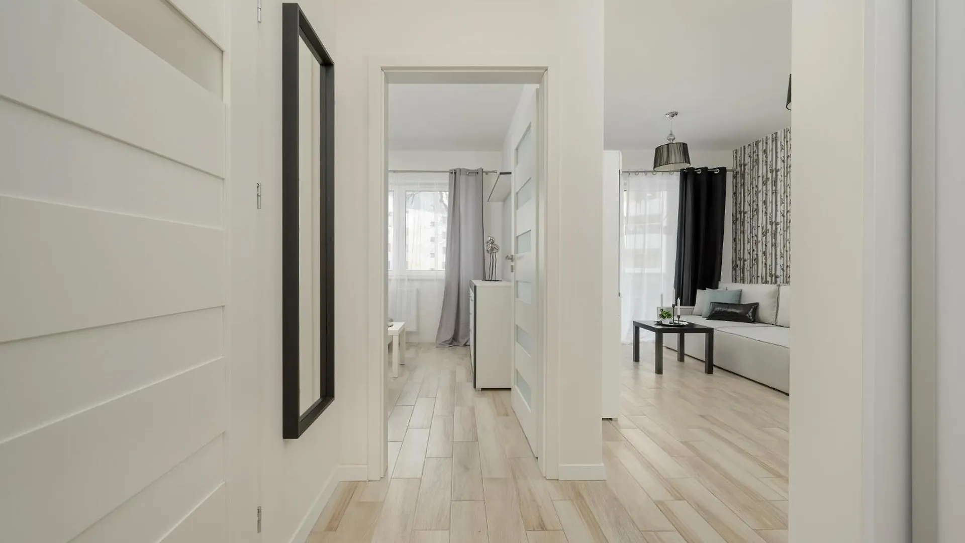 Quiet Apartments With Balcony Zakladowa By Noclegi Renters فروتسواف 0*,