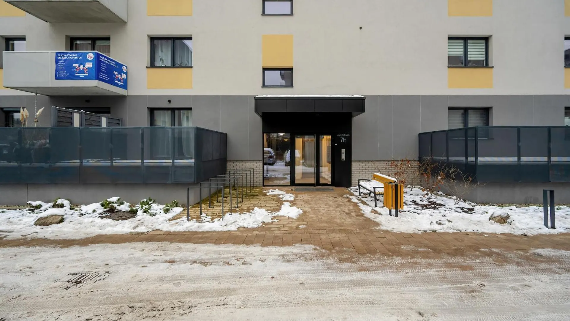 Quiet Apartments With Balcony Zakladowa By Noclegi Renters فروتسواف